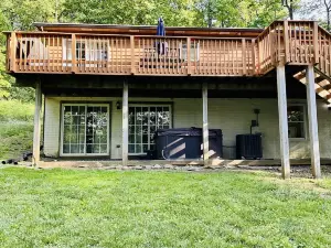 NEW Freedom Lodge-Cabin near Shenandoah National Park, Winchester & Front Royal