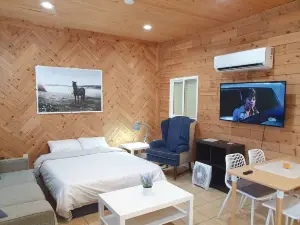 Charming apartment on gateway to Lake Tenkiller, Vian, OK