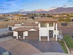WEST EP 2 BDRM 1.5 BATH 5 STAR LOCATION REF AC WIFI