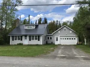 Year Round - Lakeside Cottage - Madawaska Lake - Stockholm, Maine