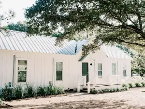Farmstead Round Top