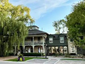 The Little Inn of Bayfield