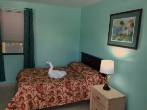 Skylark Motel