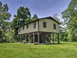 Cozy Cabin w/ Patio on Craig Creek: Pets OK!