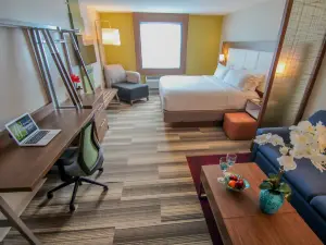 邁阿密機場東套房智選假日酒店