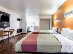 Pacific Inn