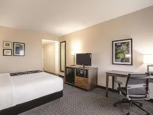 ลากินตา อินน์แอนด์สวีทส์ บายวินด์แฮม บัลติมอร์นอร์ท/ไวท์มาร์ช