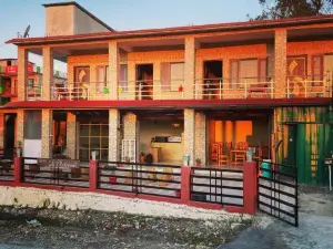 Gud Chah Cafe & Homestay