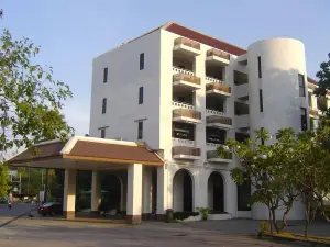 Royal Diamond Hotel