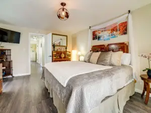 Pet-Friendly Reno Hideaway w/ Private Hot Tub!