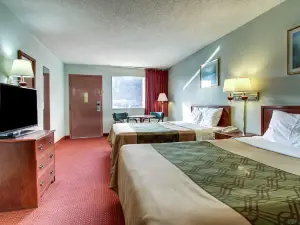 Econo Lodge Inn and Suites