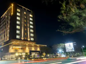 โมนาร์คที่ Chakan MIDC - ปูนา