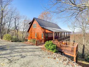 Mountain-View Blue Ridge Cabin on over 2 Acres!