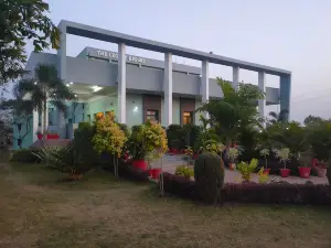 Hotel Legacy Resort (23 km Away from Singrauli)