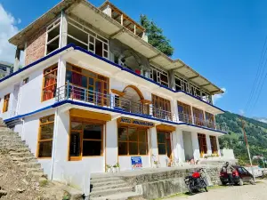 Goroomgo Mansarovar Inn )Munsyari, Uttarakhand )