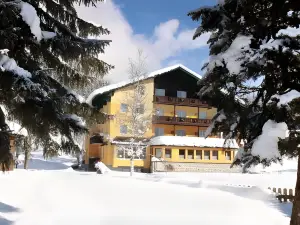 SCHÖNIS-Landhotel