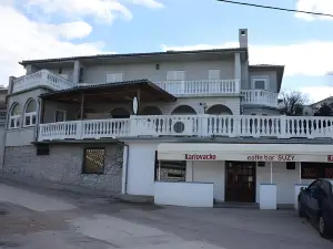 Apartments and Room Suza