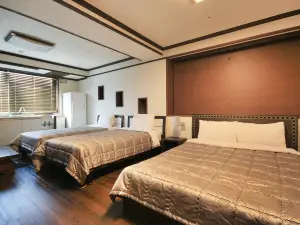 Mokpo Family Tourist Hotel