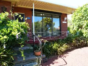 3BR House with Swimming Pool in Sydney