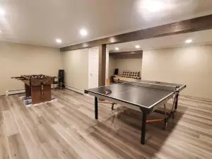 Spacious Home by Kalahari Waterpark, Camelback and Jim Thorpe, Free EV Station