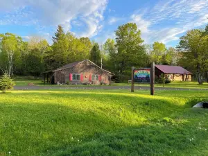 Clean & Cozy family friendly cabin close to the Porcupine Mountains~