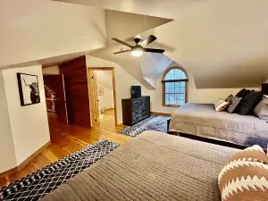 Secluded Tustin Cabin with Fire Pit and Hiking Trails