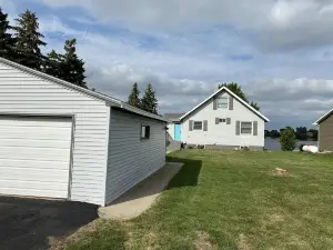 Great Lake house on Mina Lake, South Dakota!