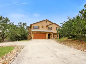 Scenic Lake Views and Cozy Hot Tub - Charming Hill Country Retreat