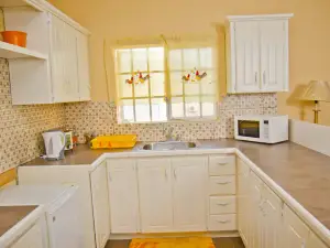 西班牙港艷陽旅客公寓酒店