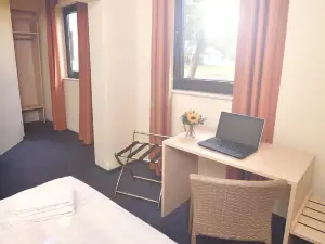 เบสท์ดีล แอร์พอร์ตโฮเทล วีเซอ