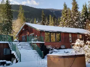Mulvehill Creek Wilderness Inn