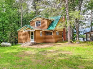 Private Dock and Screened Porch Echo Lake Cabin