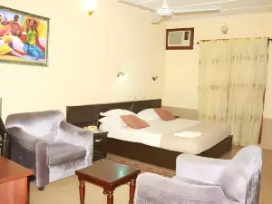 Liz Ani Hotel