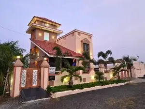 Lux Pvt Pool, Rain Dance, Near Bhimashankar, Pets!