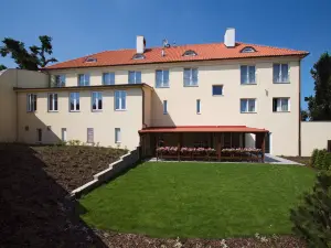 Dolce Villa