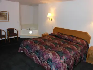 Economy Inn & Suites