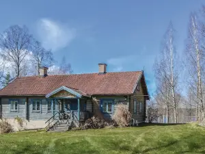 Beautiful Home in Rö with 5 Bedrooms
