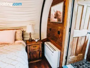 Heated & AC Full Bathroom Covered Wagon