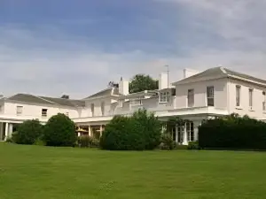 Manor of Groves Hotel