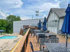 Premier Cozy Cabin - Free Amenities & Comm Indoor Pools