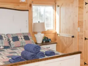 Kentucky Hollow-Mammoth Cave Cabin and Horse Barn