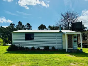 PET FRIENDLY COSY COTTAGE Farm Stay near Benalla