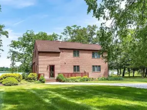Stylish Home on the Choptank River (with Tidal Beach)