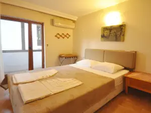 Ford Hotel