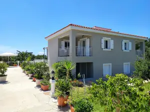 Casa de Rosa Apartments & Studios
