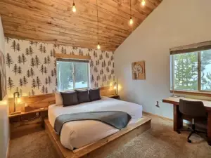 Mountain Chalet with Hot Tub on 5 Acres - Private Retreat
