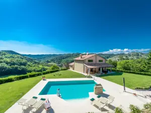 Heartbreaking Charming Villa in Chipieri - Marche