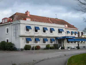 Port Hotel