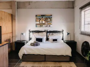 La Rona Hospitality Services