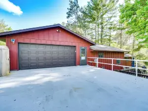Grill & Fire Pit: Waterfront Cameron Retreat!